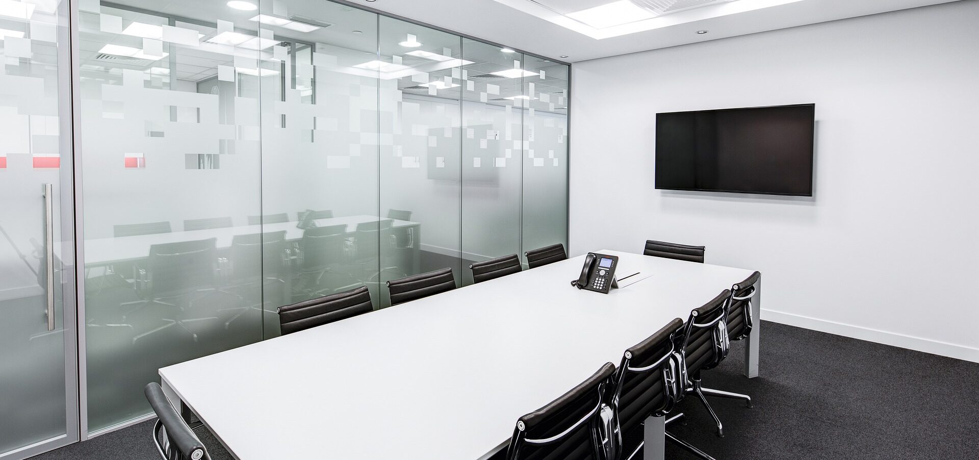 meeting-room-730679_1920